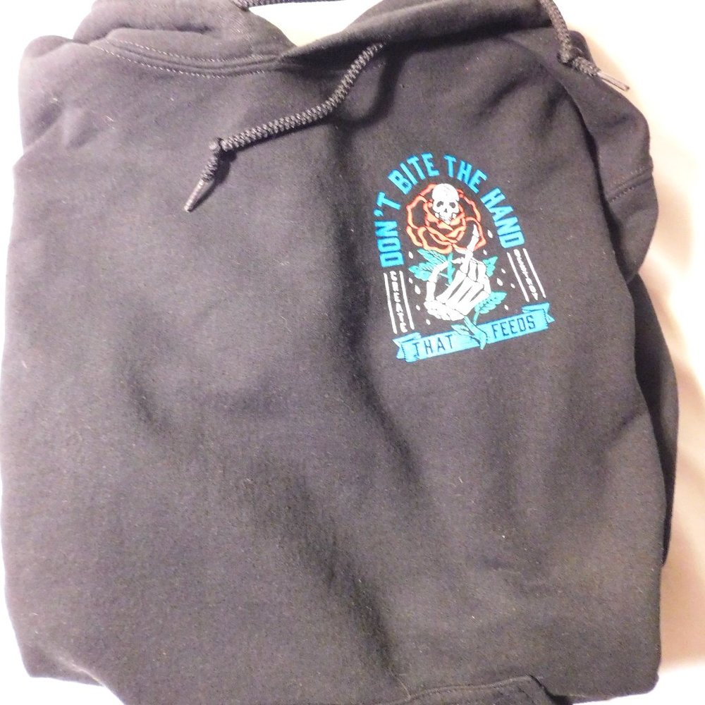 S C W Don’t Bite The Hand That Feeds You Hoodie Size Small Black